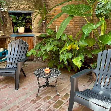 Lina'S Tango Guesthouse-3